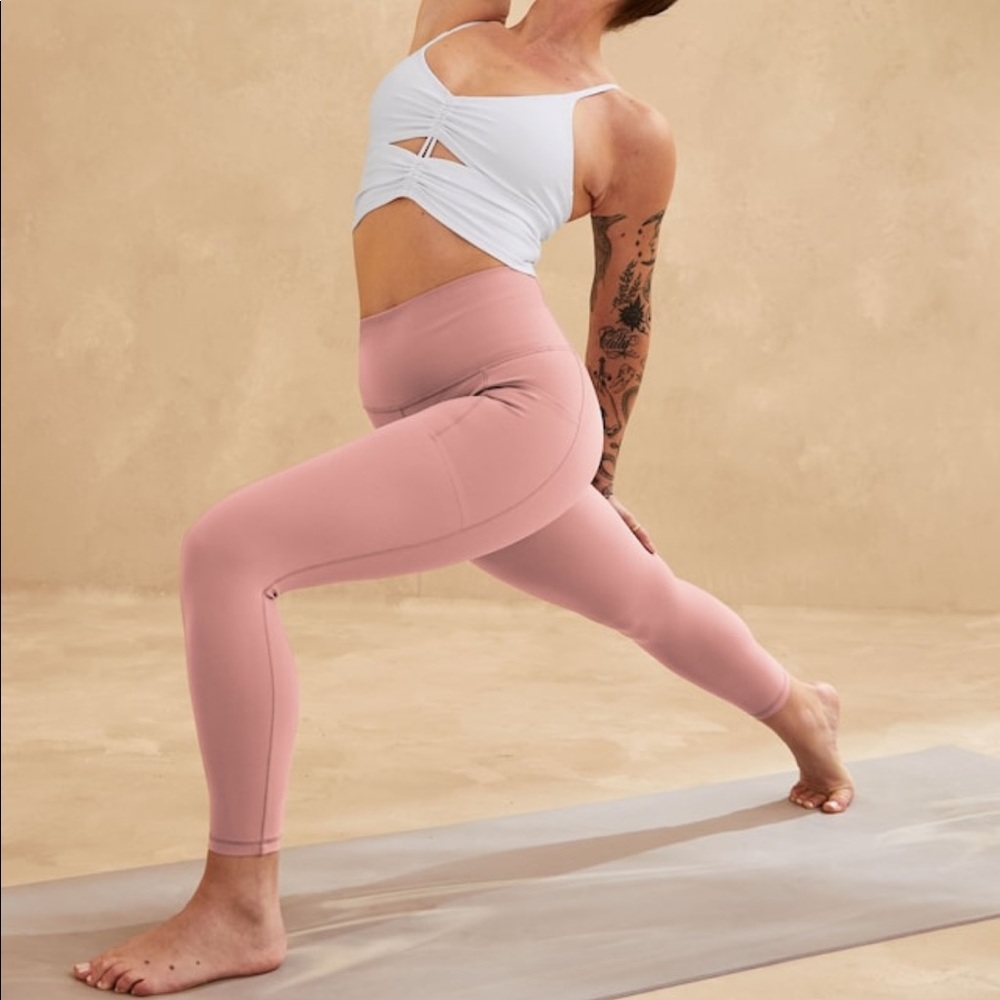 NWT Athlete Salutation Stash Pocket II 7/8 Tight - Palermo Pink